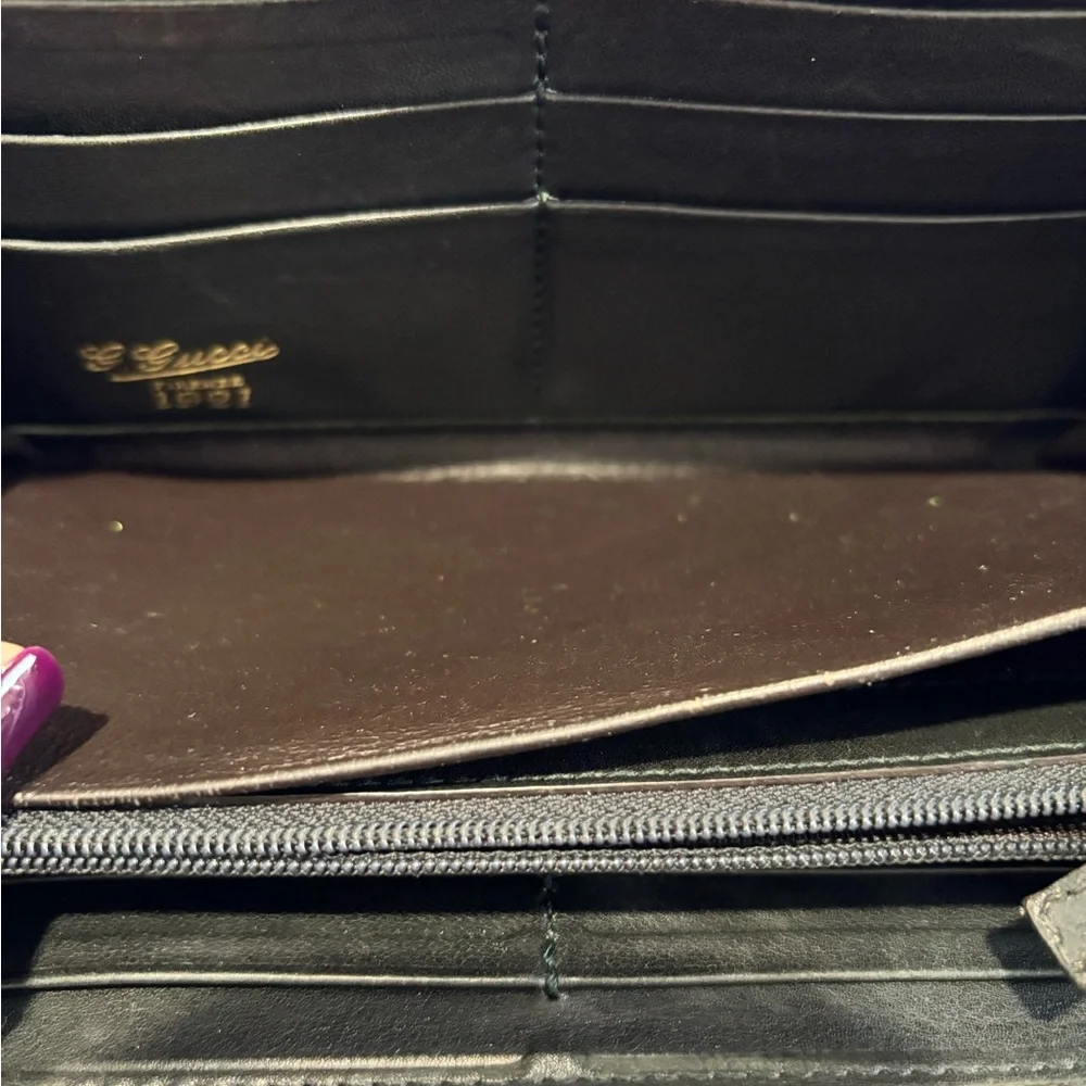 Pre-owned Gucci Black Leather wallet with bamboo tassel. - Picture 10 of 16